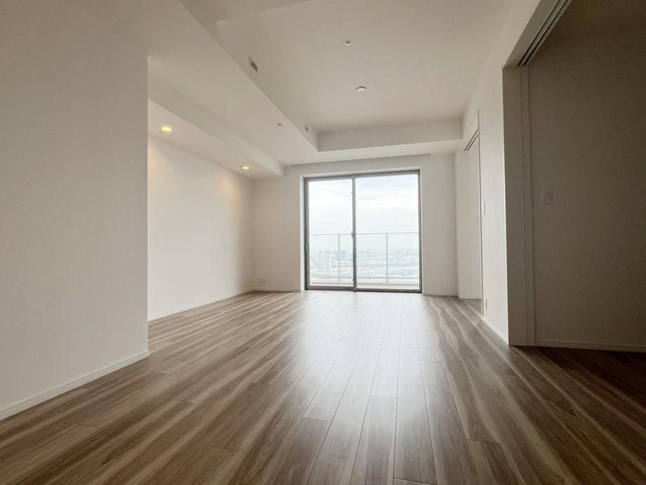 3LDK Apartment for Sale in Harumi, Chuo City, Tokyo - Thumbnail 2