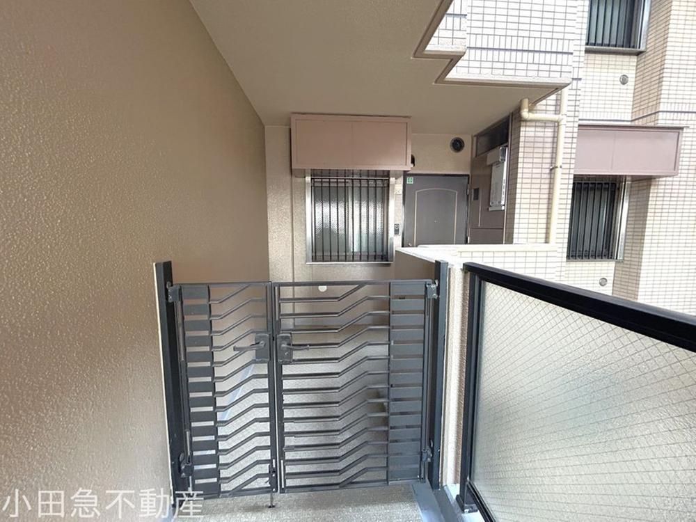 Renovated 2LDK Apartment in Atsugi City, Kanagawa - Thumbnail 3