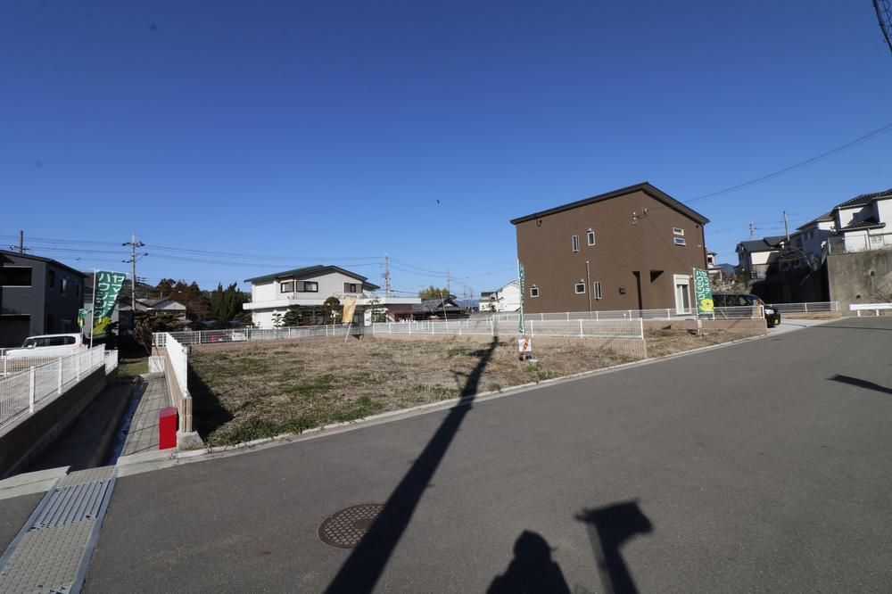 Land for Sale in Kinokawa City, Wakayama - 136.92-155.91 sqm - Thumbnail 2