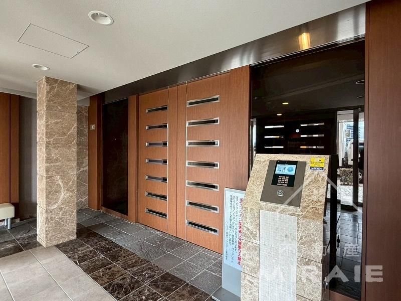 Renovated 4LDK Apartment in Miyazaki City, 82.38m² - Thumbnail 3