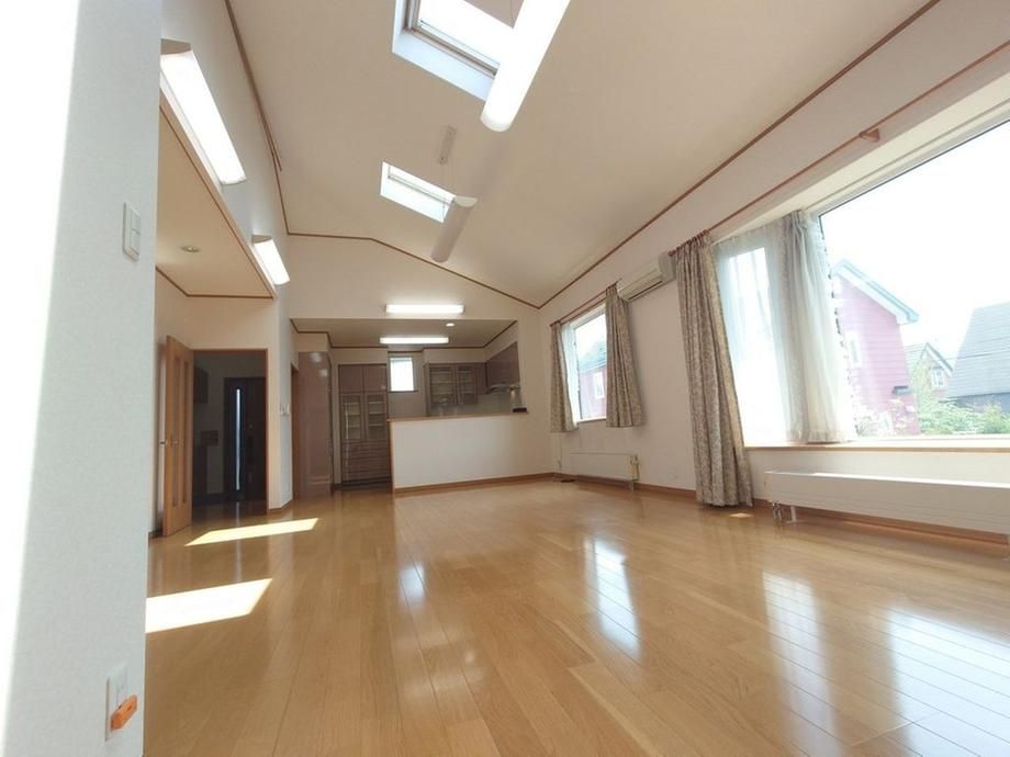 2LDK Detached House for Sale in Obihiro, Hokkaido - 101 Tsubo Lot - Thumbnail 3
