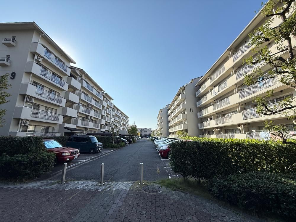 Renovated 3LDK Apartment Near Tsuchi Station, Soka City - Thumbnail 2