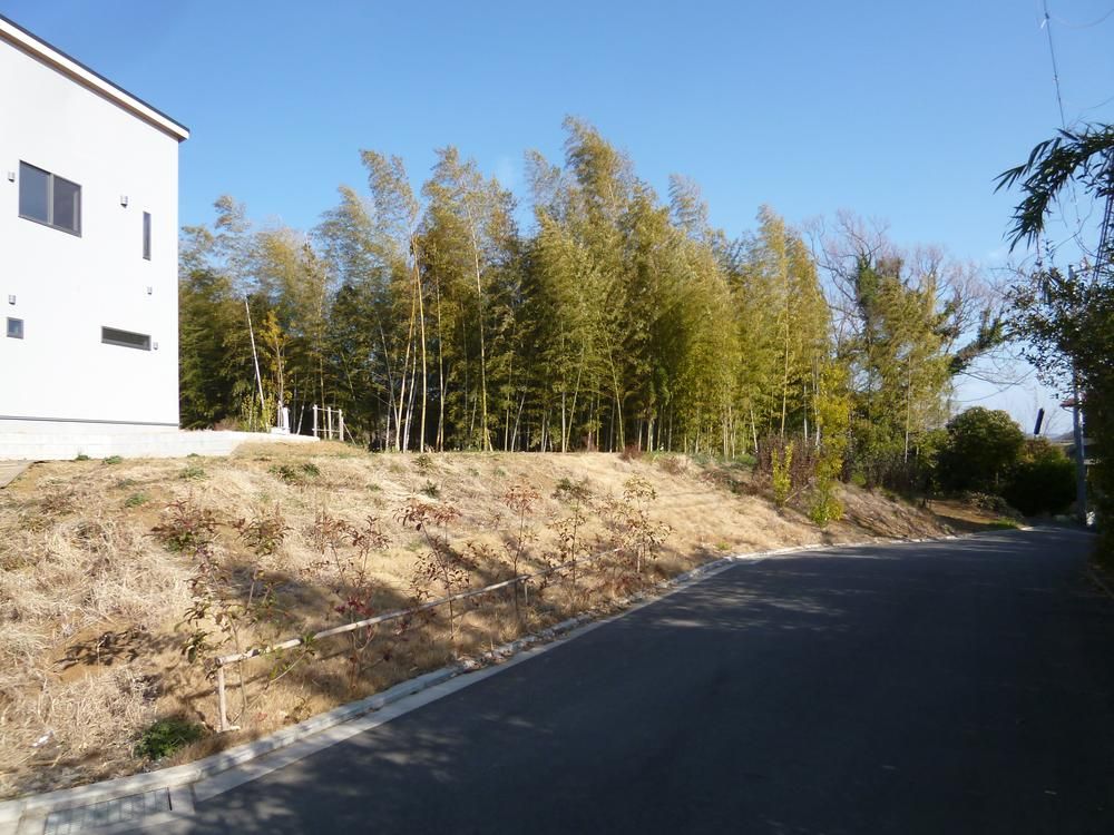 Land for Sale in Hayama, Kanagawa - 183m² with Views - Thumbnail 2