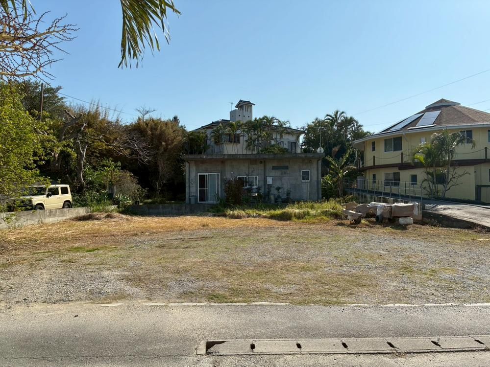 Land for Sale in Onna Village, Okinawa - 330 sqm - Thumbnail 4