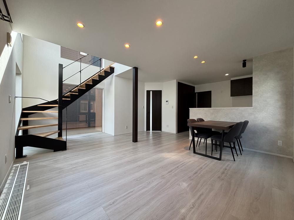 Renovated 3LDK House for Sale in Higashi Ward, Sapporo - Thumbnail 3