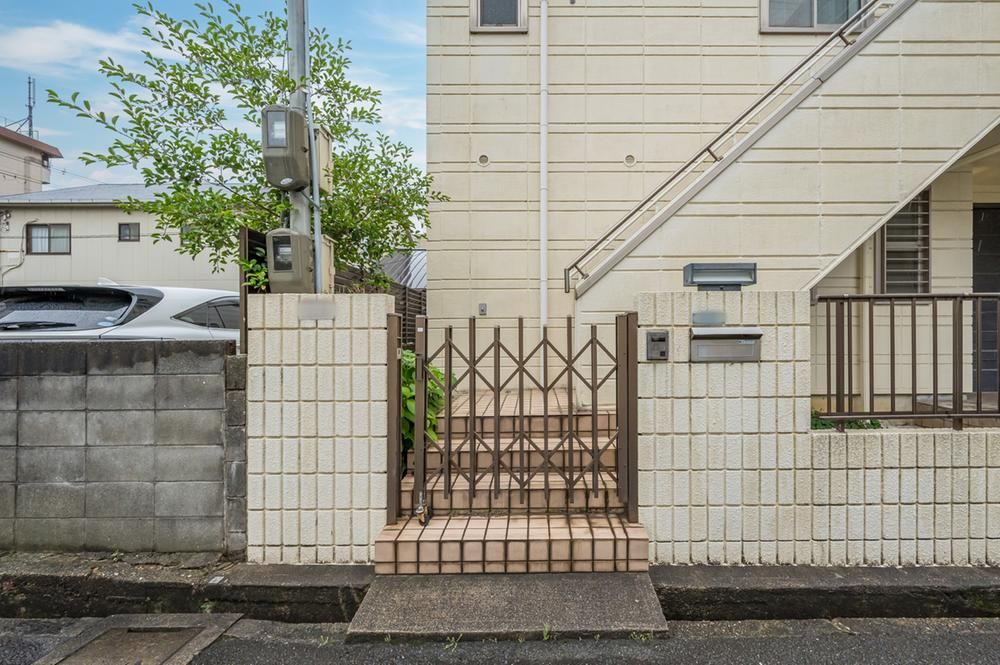 3-Story House for Sale in Kadoma, Osaka - 238 sqm - Thumbnail 3