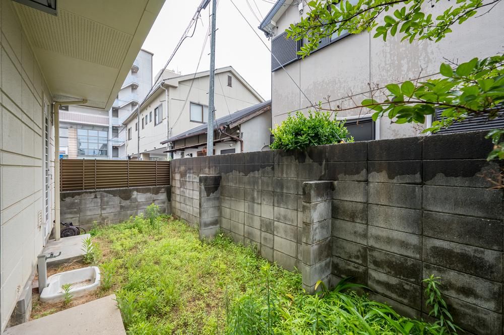3-Story House for Sale in Kadoma, Osaka - 238 sqm - Thumbnail 4
