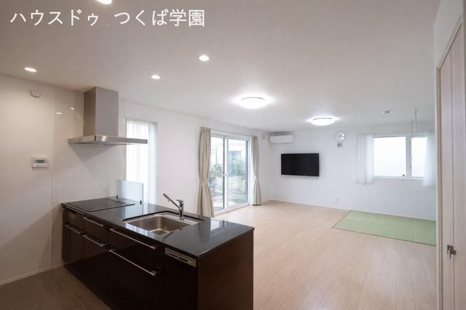 Modern 3LDK House with Solar Panels in Tsuchiura, Ibaraki - Thumbnail 3