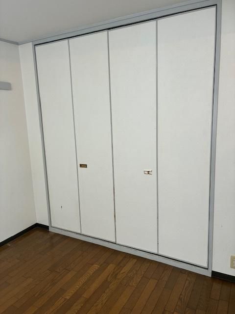 2LDK Apartment for Sale in Izumiotsu, Osaka - 13.8 Million Yen - Thumbnail 2