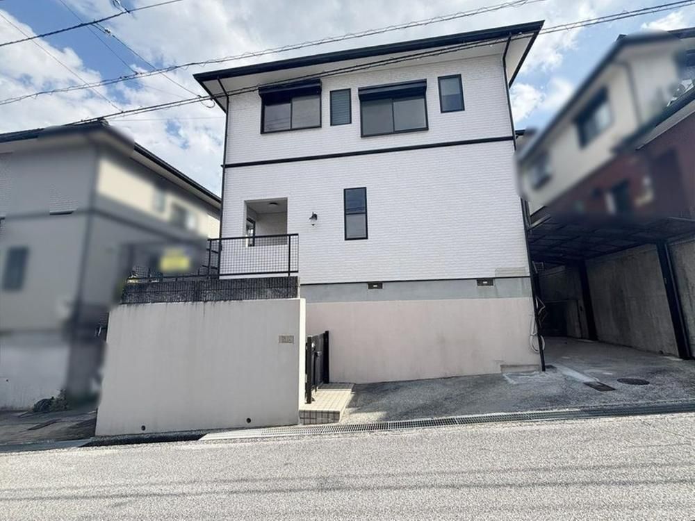 4LDK+S Detached House for Sale in Shiomidai, Kochi City - Thumbnail 2