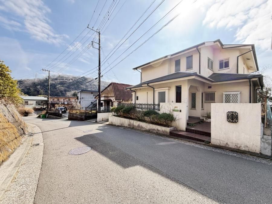 4LDK+S Detached House in Yokosuka, Kanagawa - 19 Million Yen - Thumbnail 2