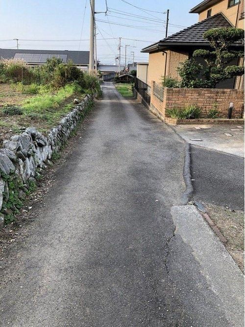 4LDK Pre-owned House in Niihama, Ehime - 350.52m2 Land - Thumbnail 3
