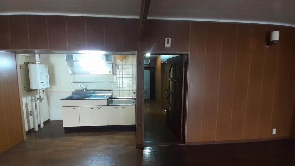 3LDK Apartment for Sale in Kitakyushu - 2.8 Million Yen - Thumbnail 3
