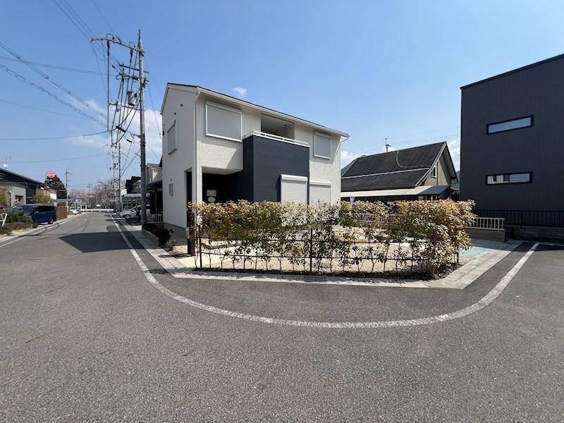 4LDK Detached House in Yasu, Shiga with Solar Panels - Thumbnail 3