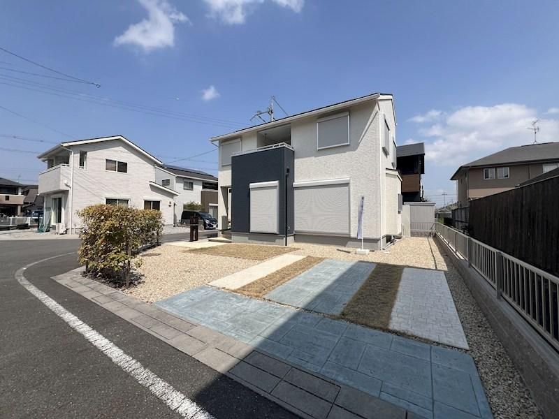 4LDK Detached House in Yasu, Shiga with Solar Panels - Thumbnail 2