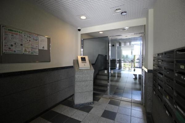 Renovated 2LDK Apartment in Ushiku, Ibaraki - 64.41m² - Thumbnail 4