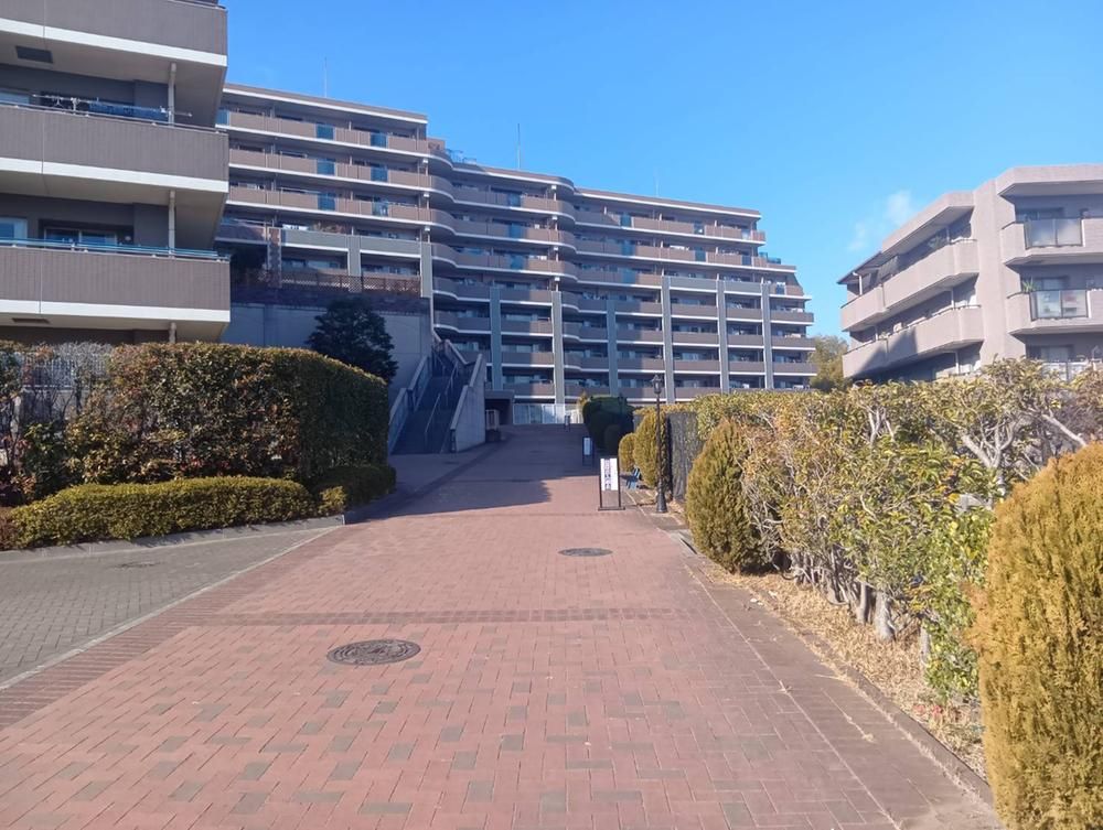 3LDK Apartment for Sale in Kounan-ku, Yokohama - 83m2 - Image 1