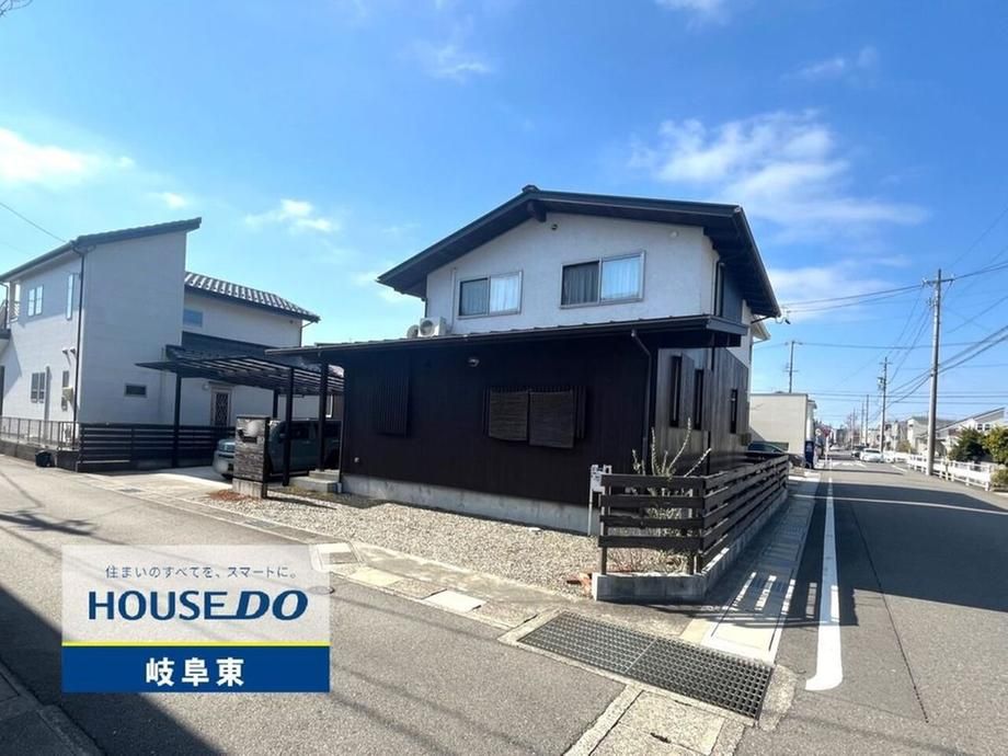 Spacious 3LDK+2S Custom House with Garden in Gifu City - Thumbnail 2