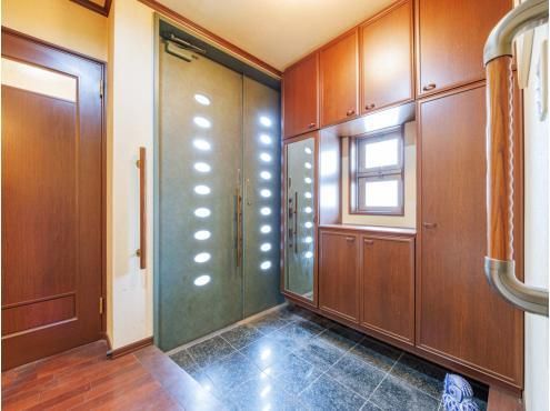 8LDK Detached House for Sale in Saitama City, 324.36 sqm Land - Thumbnail 4