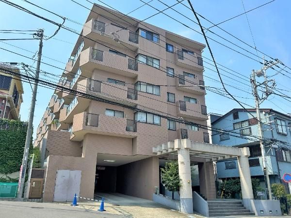Renovated 3LDK Apartment for Sale in Chigasaki, Kanagawa - Thumbnail 3