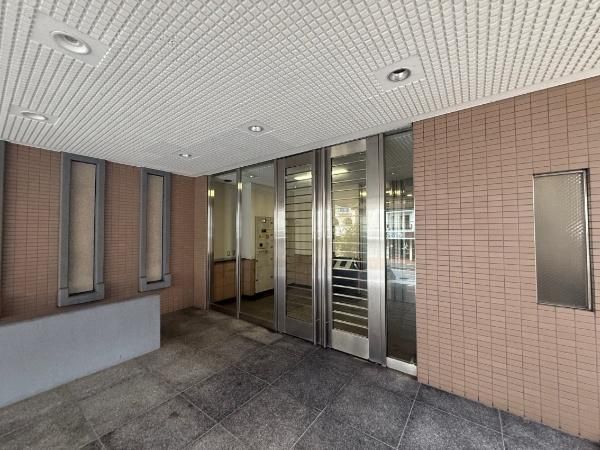 Renovated 3LDK Apartment for Sale in Chigasaki, Kanagawa - Thumbnail 4