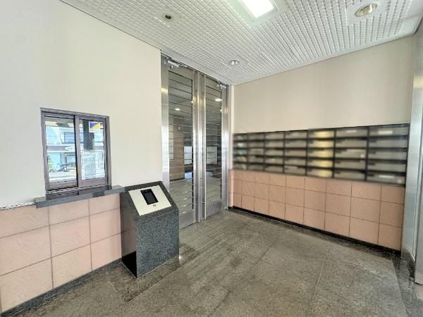 Renovated 3LDK Apartment for Sale in Chigasaki, Kanagawa - Thumbnail 2
