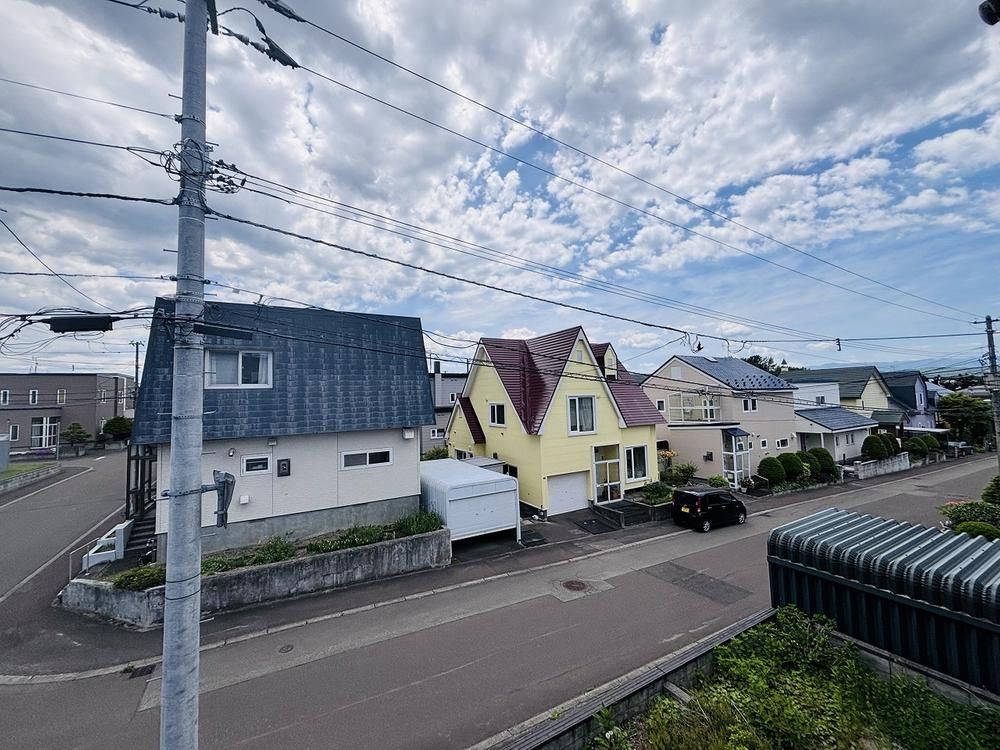 Renovated 4LDK House in Atsubetsu-ku, Sapporo for 26.5M Yen - Thumbnail 2