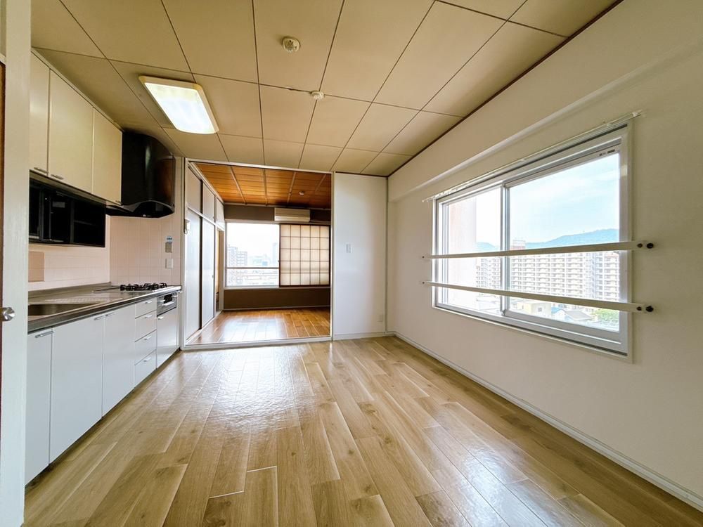 Maisonette Apartment in Takamatsu with Ocean Views - Thumbnail 3