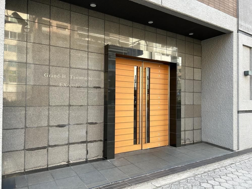 2LDK Apartment for Sale in Chuo Ward, Osaka - 64.21m2 - Thumbnail 2