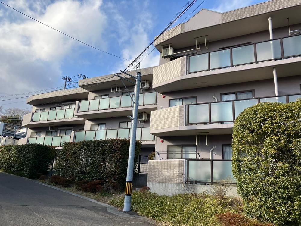 2LDK Renovated Apartment with Garden in Sendai, Miyagi - Thumbnail 2