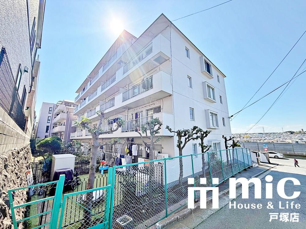 Renovated 2LDK Apartment for Sale Near Totsuka Station - Thumbnail 2