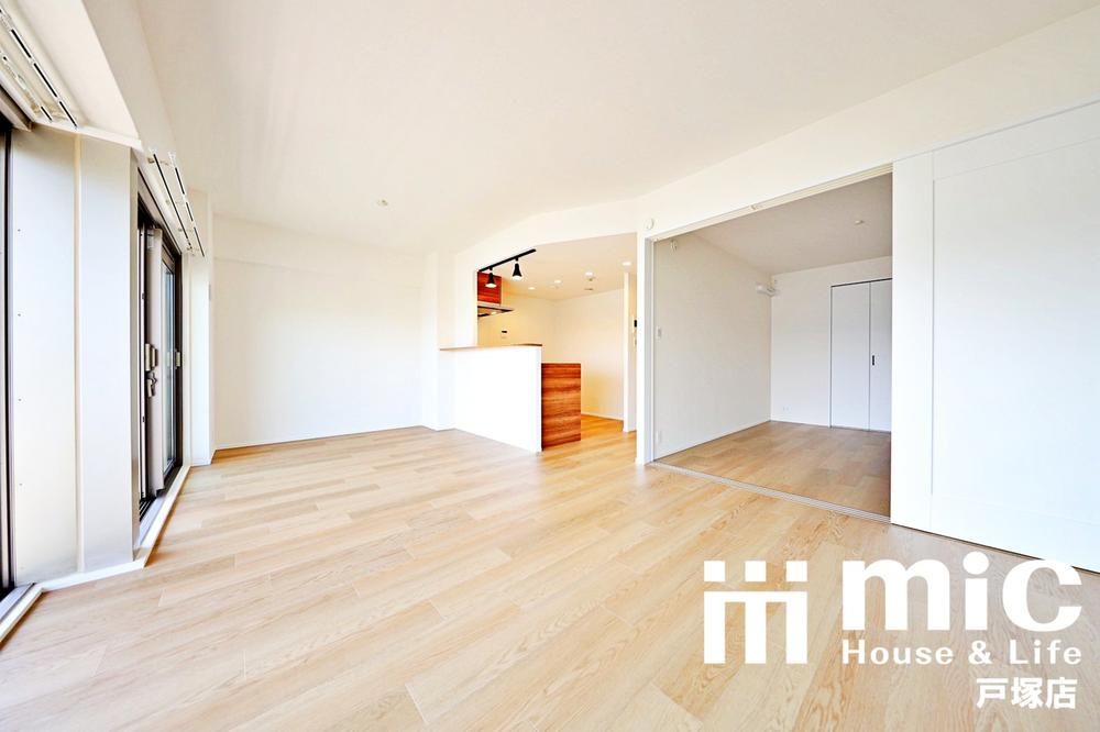 Renovated 2LDK Apartment for Sale Near Totsuka Station - Thumbnail 4