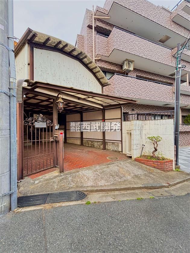 Spacious 3-Story House in Kokubunji with Large Garden and Roof Balcony - Thumbnail 4