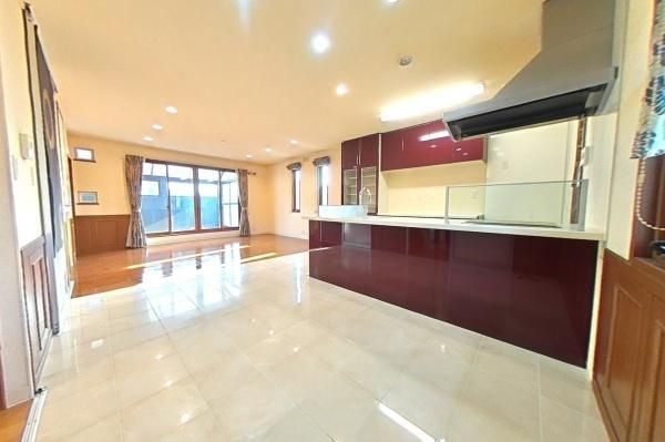 5LDK+S House with Solar in Oita City - 36 Million Yen - Thumbnail 2