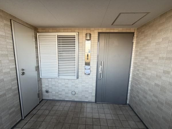 Renovated 4LDK Apartment in Chiba City - 90.52 sqm - Thumbnail 2