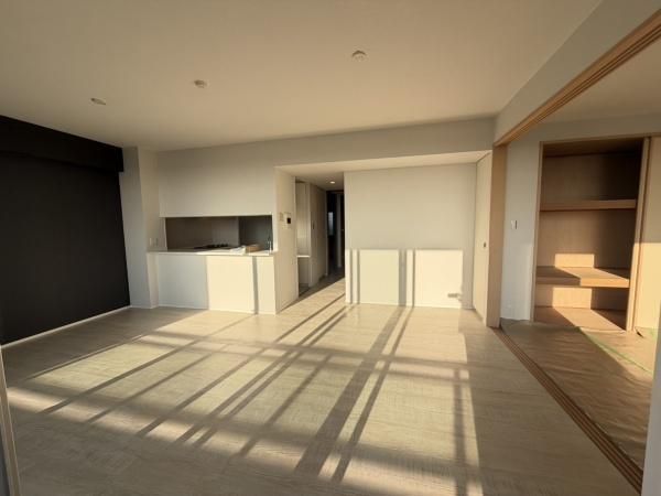 Renovated 4LDK Apartment in Chiba City - 90.52 sqm - Thumbnail 4