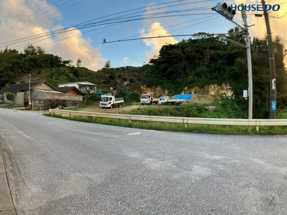 Land for Sale in Onna Village, Okinawa - 933 sqm - Thumbnail 2