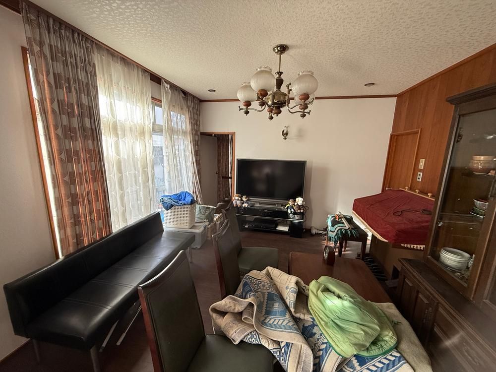 4LDK Renovated House for Sale in Kobe Kita Ward near Hanayama Station - Thumbnail 2