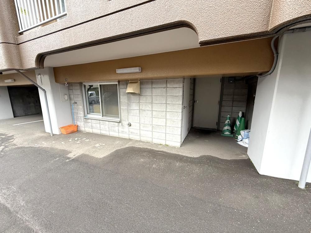 Renovated 2LDK Apartment for Sale in Otaru, Hokkaido - Thumbnail 2