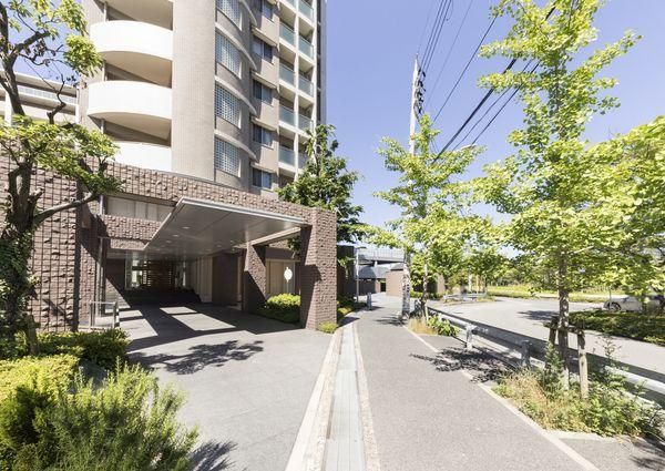 Prime Fort Senri Chuo 1LDK Apartment for Sale in Toyonaka - Thumbnail 3