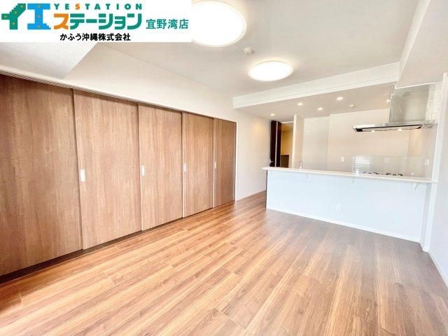 2LDK Apartment for Sale in Ginowan, Okinawa - 60.22m2 - Thumbnail 4