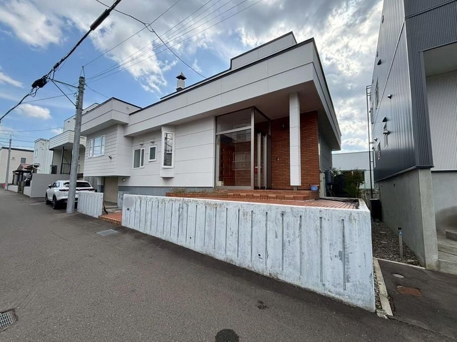 6LDK House for Sale in Kiyota-ku, Sapporo - 330 sqm Land - Thumbnail 3