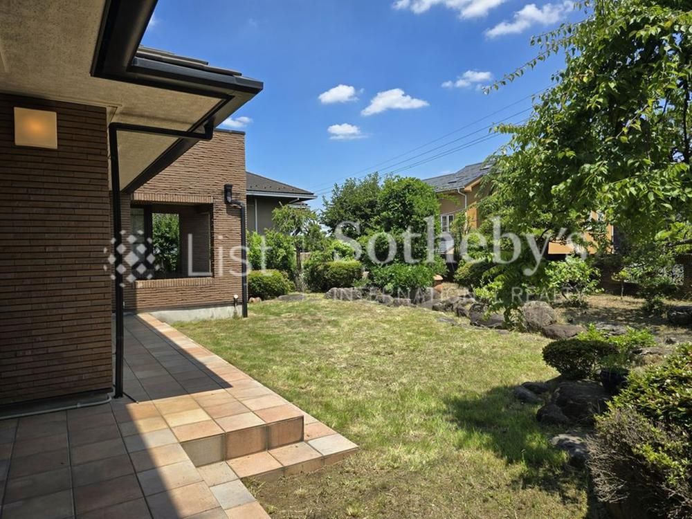 7LDK House for Sale in Tama City, Tokyo - 333 sqm on 555 sqm Land - Thumbnail 3