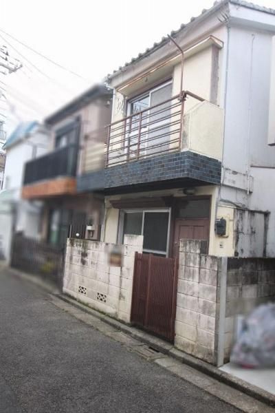 2DK Resale House in Shinjuku, Tokyo with 3 Station Access - Thumbnail 2