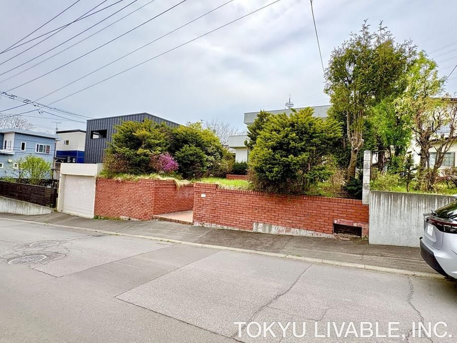 Land for Sale in Minami-ku, Sapporo - 420.9 sqm - Thumbnail 3