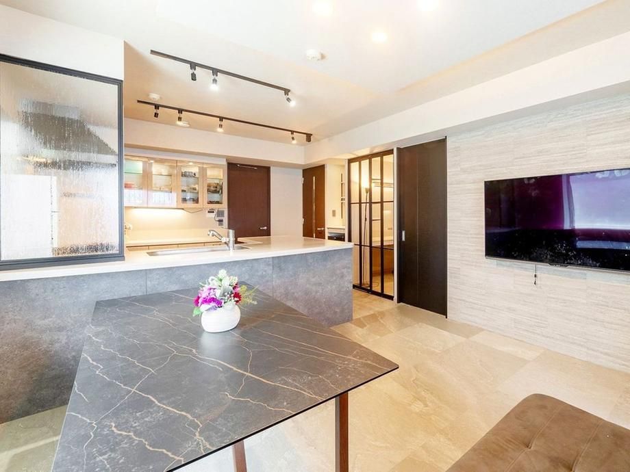 2LDK Apartment for Sale in Nishi-ku, Yokohama, 82.82 sqm - Thumbnail 3