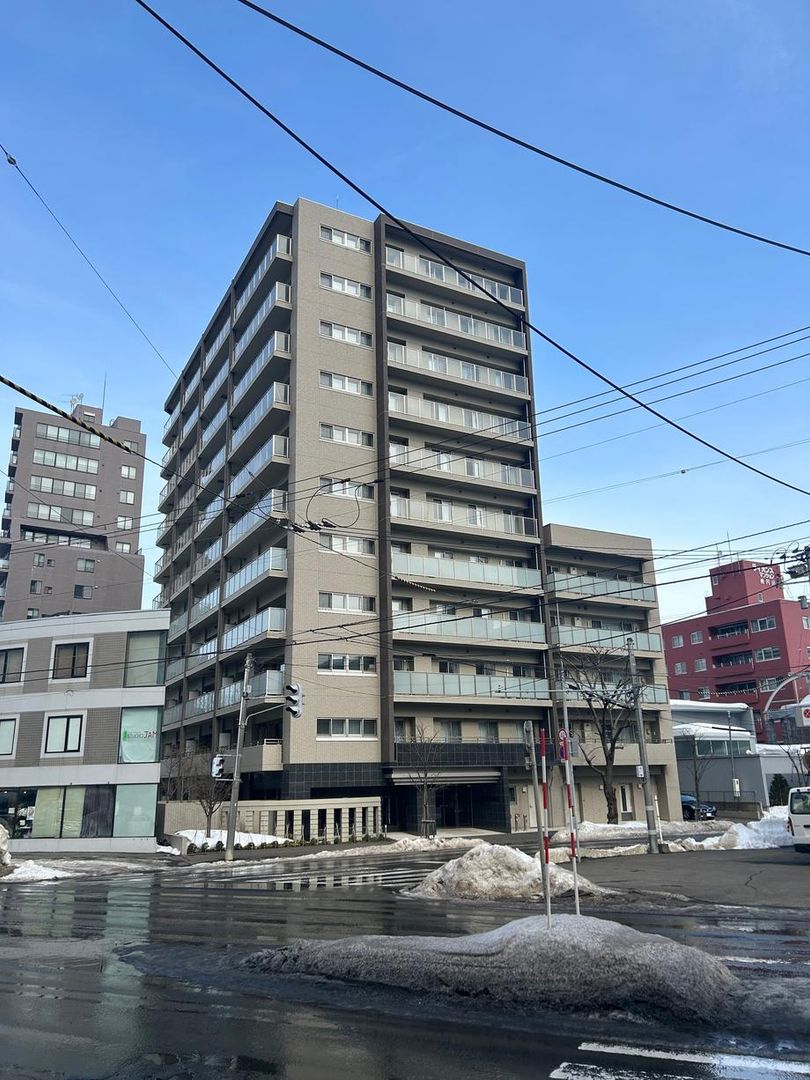 Brands Maruyama 3LDK Apartment for Sale in Sapporo Chuo-ku - Image 1