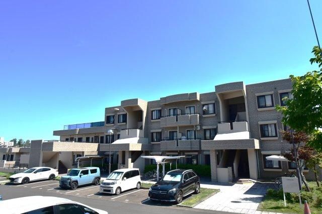 Renovated 3LDK Apartment in Sendai Aoba-ku 65.4m² - Thumbnail 2