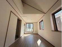 2LDK Used House for Sale in Totsuka-ku, Yokohama - Thumbnail 3