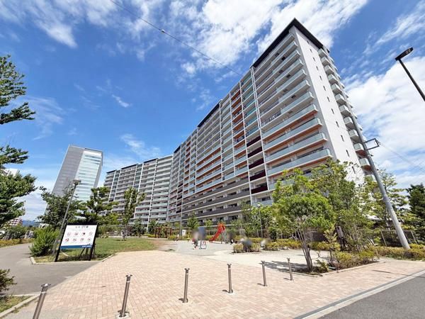3LDK South-Facing Apartment in Ebina, Kanagawa - Thumbnail 2